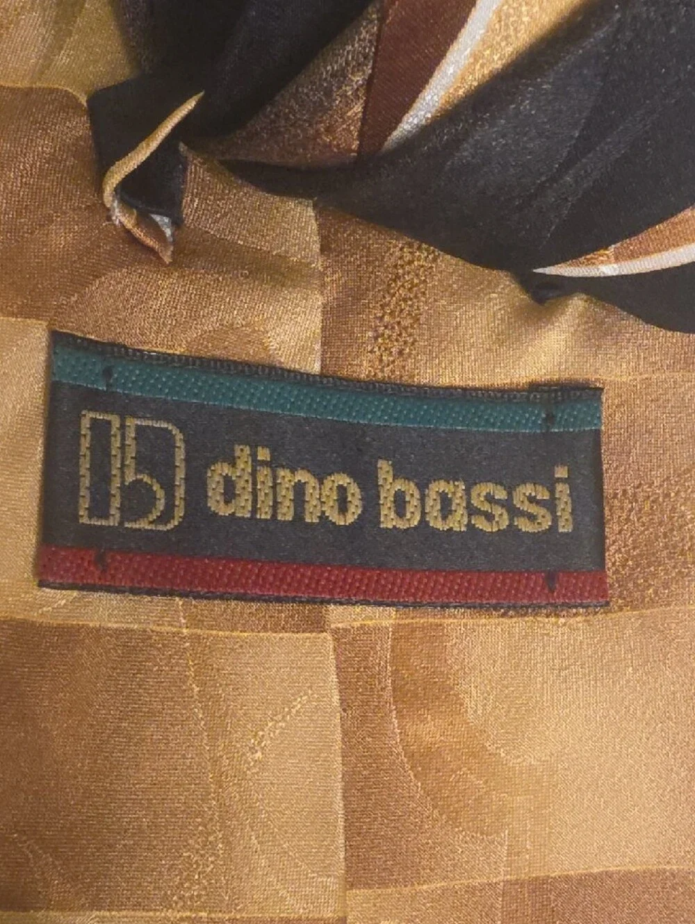 Dino bassi Hand Made Men's Black & Gold Geometric Silk Tie 4 Inches Wide